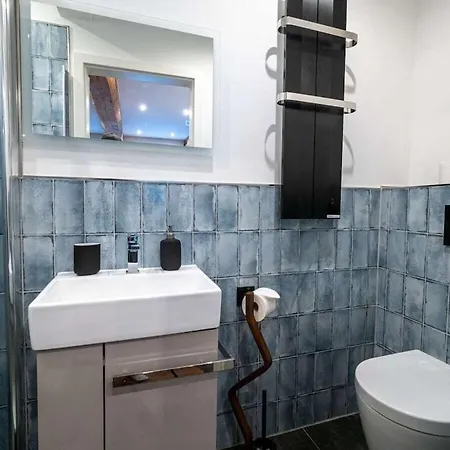1-bedroom * Tating
